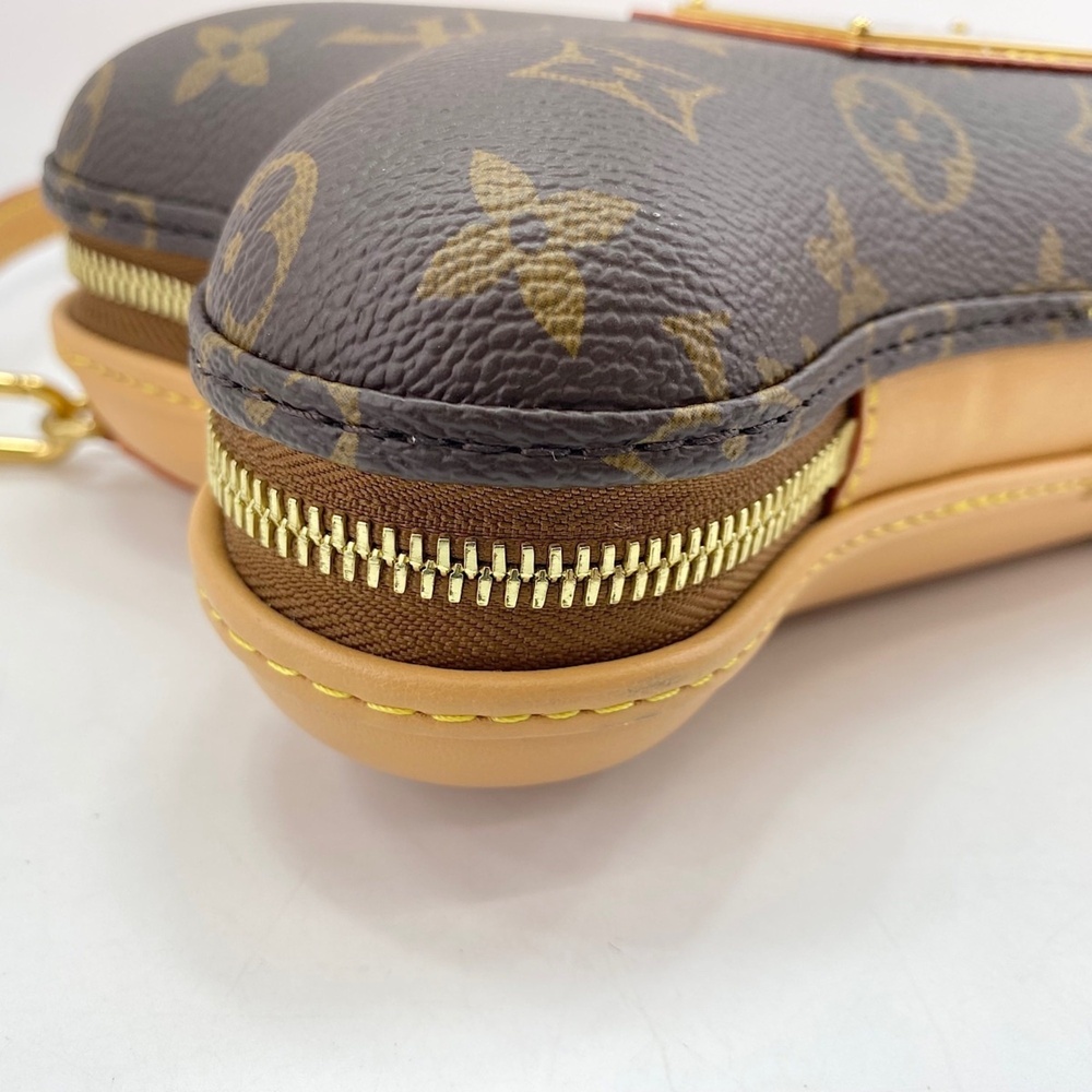 Louis Vuitton Bone Wearable Wallet Shoulder Bag, Brown - Picture 8 of 12